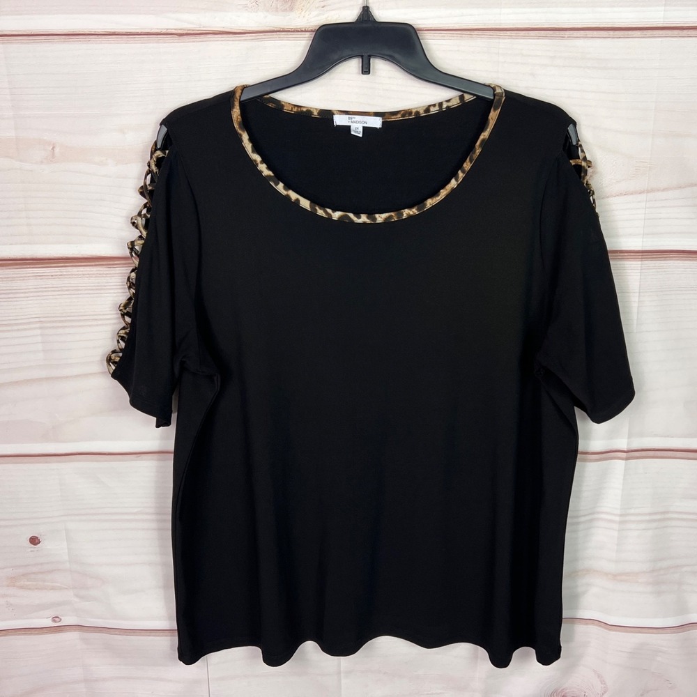89th & Madison Top Womens 2X Black Cutout Sleeve Blouse Scoop Neck Leopard Trim
